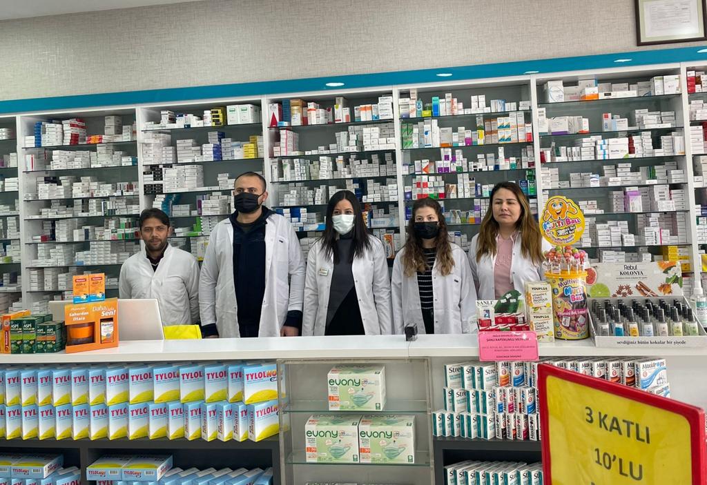 ECZACILAR KAYBETTİKLERİ MESLEKTAŞLARINI ANDI