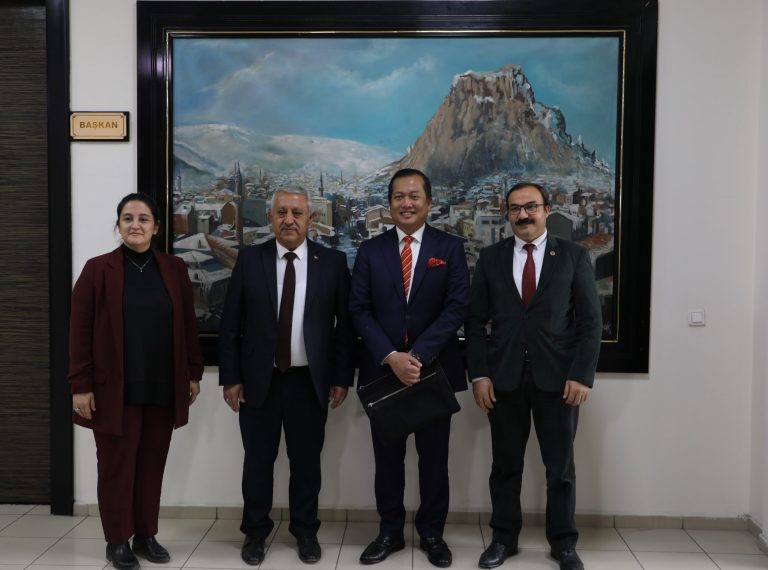 Endonezya Büyükelçisi Belediyeyi ziyaret etti.