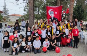 ÇOCUKLAR ÇİÇEK AÇSIN