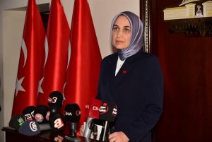 Vali  Kübra Yiğitbaşı görevine başladı