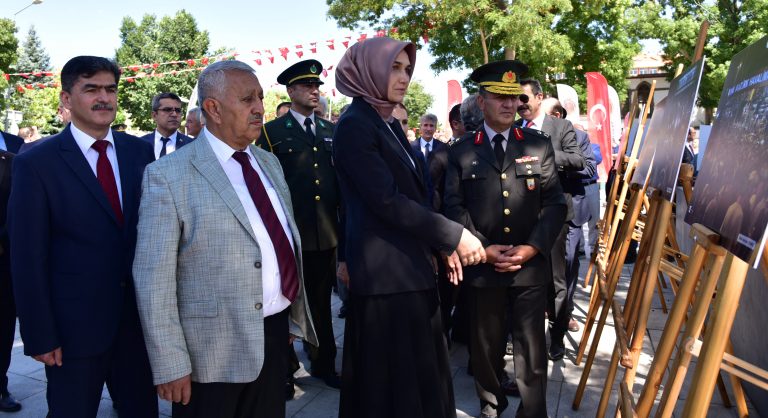 15 TEMMUZ FOTOĞRAF SERGİSİ AÇILDI