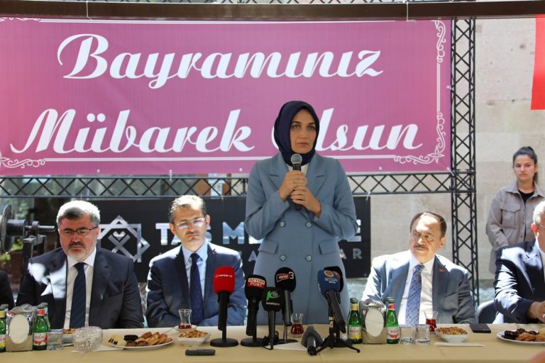 Taş Medrese’de Bayramlaşma