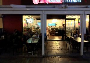 AFİUM AVM B.döner’de skandal