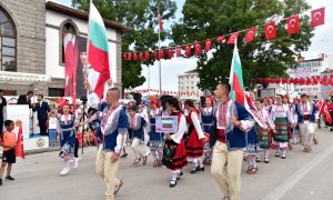 ZAFER  HALK YÜRÜYÜŞÜ YAPILDI