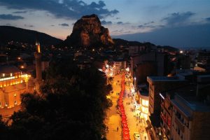 1922 Genç 1922 Metre Bayrakla  Yürüdü