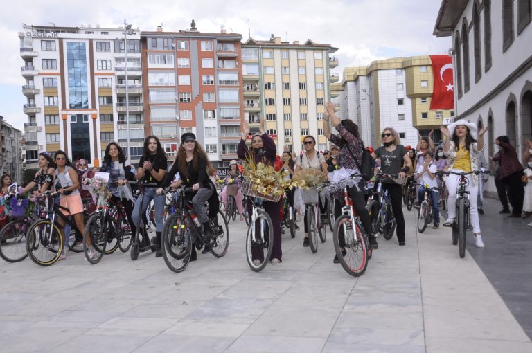 SÜSLÜ KADINLAR BİSİKLET TURU 18 EYLÜL’DE
