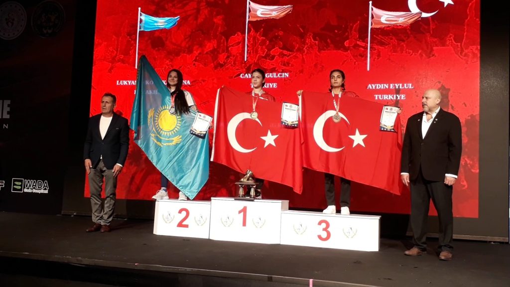 GÜLÇİN ÇAYLAN GURURUMUZ OLDU