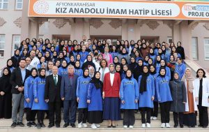 Vali Yiğitbaşı Öğrencilerle Söyleşi Yaptı