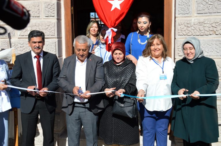 Mavi Beyaz 29 Ekim Sanat sergisi açıldı
