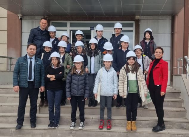 GİRNE KOLEJİ ÖĞRENCİLERİNDEN KATI ATIK BERTARAF TESİSİNE ZİYARET