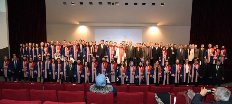 AKÜ’de 2022 Yılı Ödül ve Akademik Yükseltme Töreni Düzenlendi