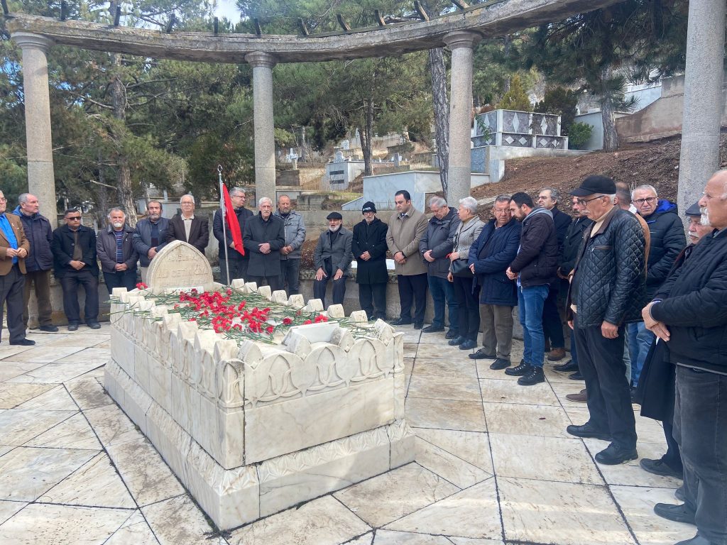 CHP il başkanlığı Ali Çetinkaya’yı kabri başında andı.