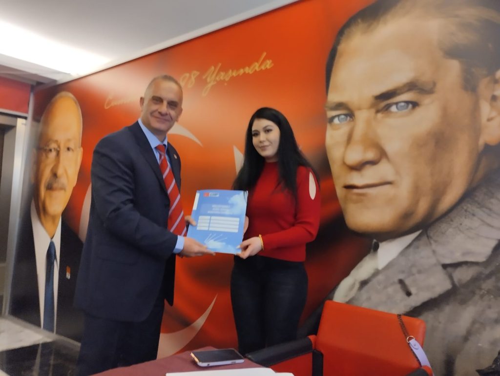 ENGİN AYENGİN CHP DEN  MİLLETVEKİLİ ADAY ADAYLIĞI BAŞVURUSU YAPTI.