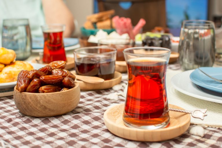 RAMAZAN’DA SAĞLIKLI UYKU İÇİN 6 ETKİLİ ÖNERİ!