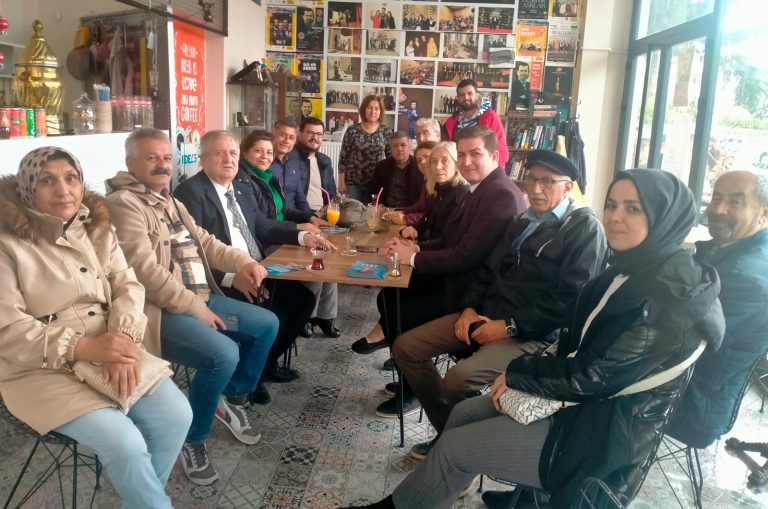 CHP  ekibi  Cafelife’ı  ziyaret etti.