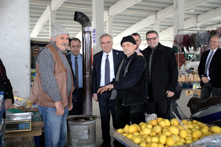 Arabacı’dan Pazarcı Esnafı ile soba başında sohbet