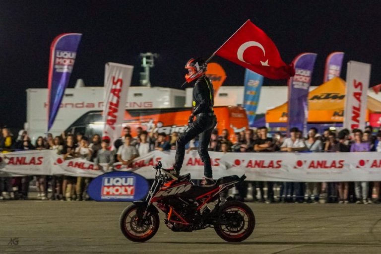 GENÇLER MOTOSİKLET ŞOVUYLA COŞACAK