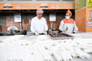 Arabacı Otogarı ziyaret etti lokum yaptı