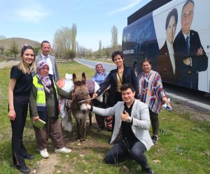 BİR ADAMA İNANAN KOCA BİR EKİP  