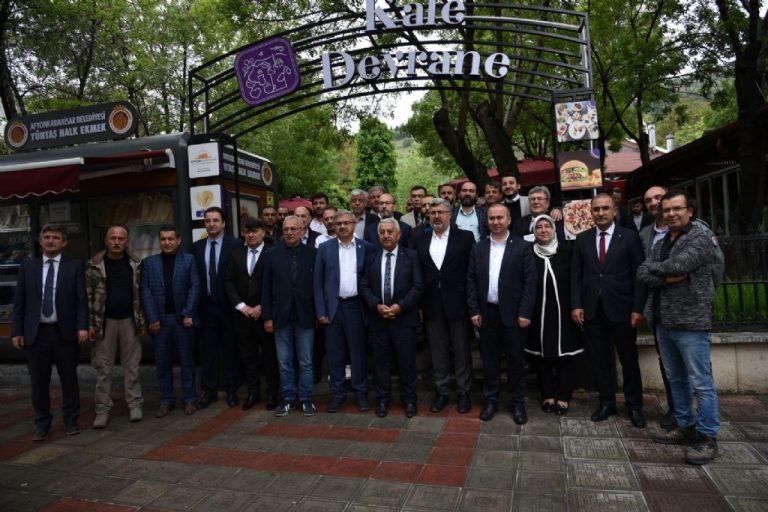 ZEYBEK BAŞKAN BASIN LA  BULUŞTU