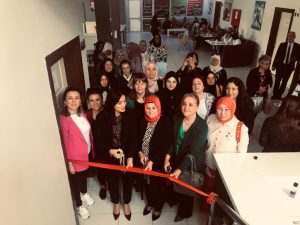 HÜNERLİ HANIMLARDAN EL EMEĞİ SERGİSİ