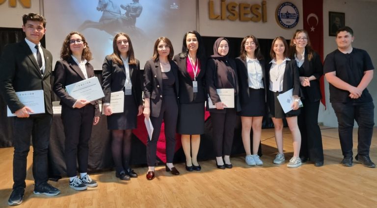 Afyon Lisesi Cumhuriyet’in 100 yılını kutluyor