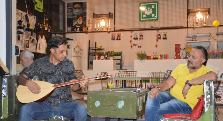 Cafelife’ta türkü gecesi