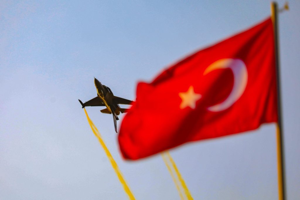 AFYONKARAHİSAR SEMALARINDA SOLOTÜRK RÜZGÂRI