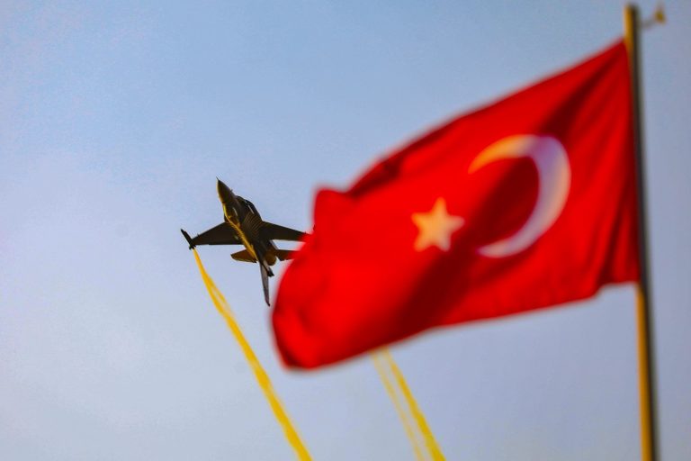 AFYONKARAHİSAR SEMALARINDA SOLOTÜRK RÜZGÂRI