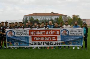 Hep Birlikte Mehmet Akif’e Umut Olalım