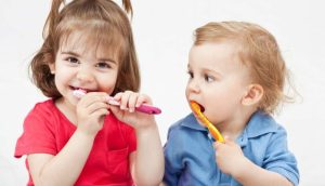 ÇOCUKLAR HANGİ TİP DİŞ MACUNU KULLANMALI?