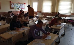 Şehit Murat Saraç İlkokulu’nda Velilere Kitap Okuma Yarışması  yapıldı.