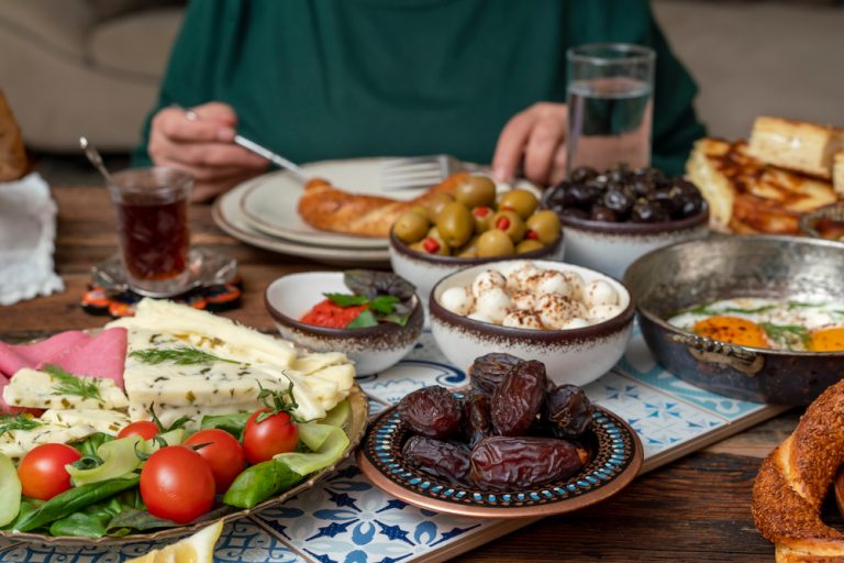 SAĞLIKLI RAMAZAN İÇİN 8 ÖNEMLİ ÖNERİ!
