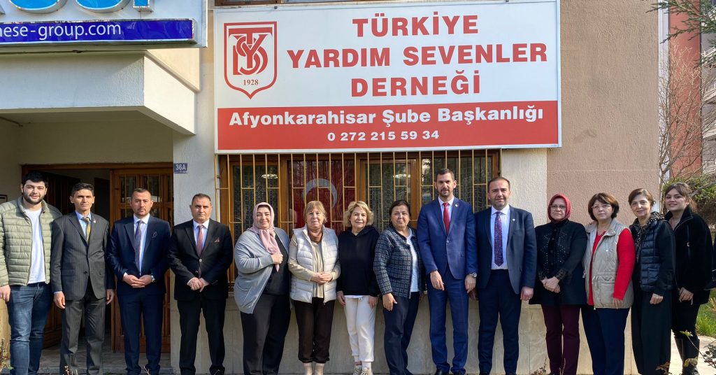 Yağcı, Yardım Sevenler Derneği’yle Buluştu