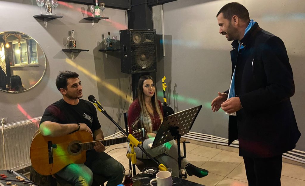 İYİ Parti Başkan Adayı Alper Yağcı Erenler Semt Pazarını Ziyaret Etti