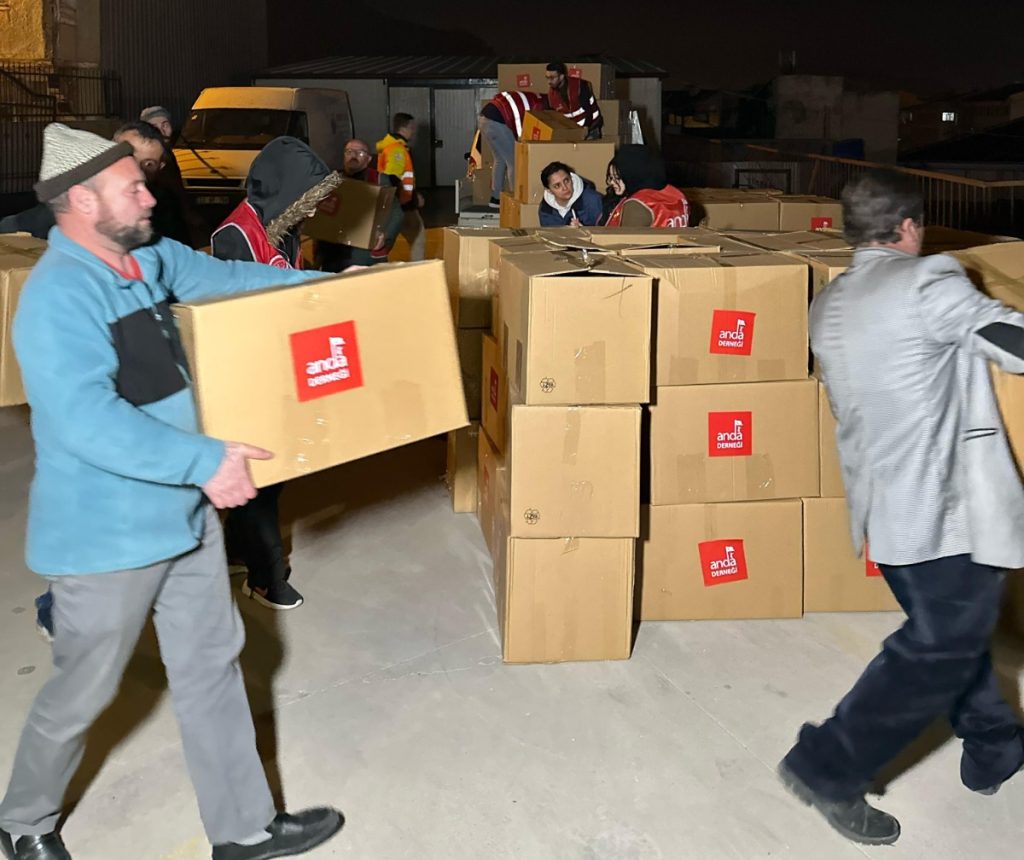 ANDA RAMAZAN GELMEDEN İNSANİ YARDIM İÇİN KOLLARI SIVADI