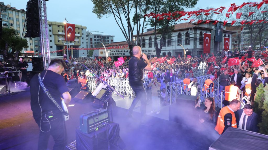 HALUK LEVENT AFYONKARAHİSAR’DA