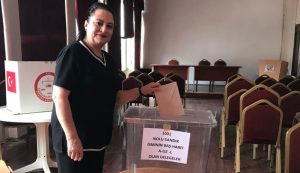 Dr. Alev Türe Yeniden Başkan