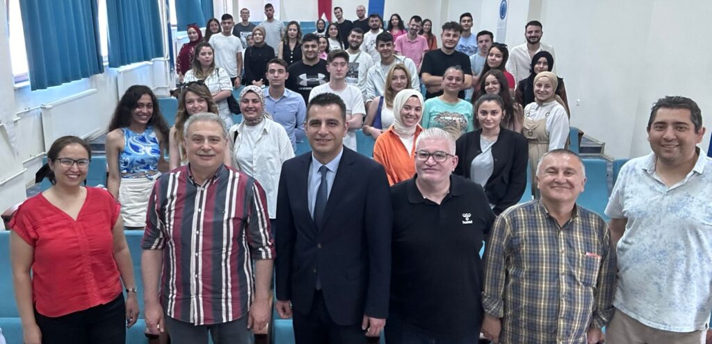 AKÜ MYO Öğrencilerine Yerel Yönetimler Semineri