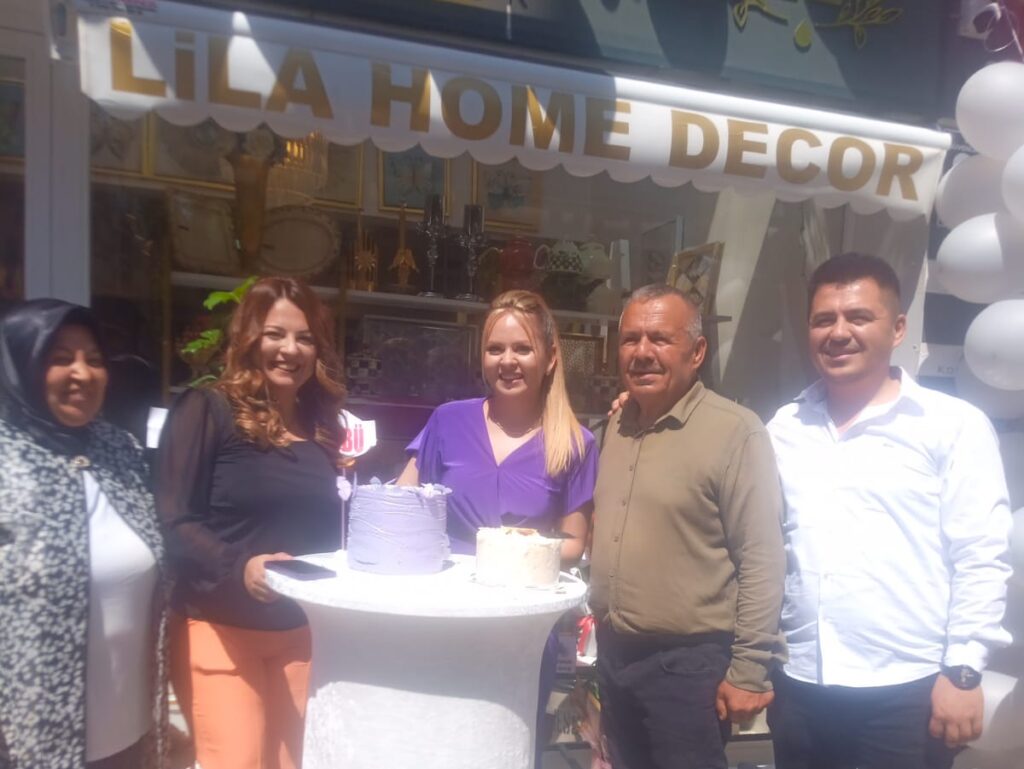 Lila Home Decor 1. Yılını kutladı.