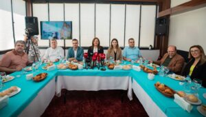 BAŞKAN BURCU KÖKSAL BASIN MENSUPLARIYLA BULUŞTU