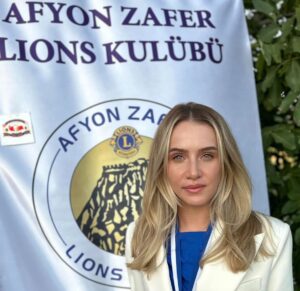 Zafer Lions Kulübü’nün yeni Başkanı Büşra İplikçioğlu oldu.