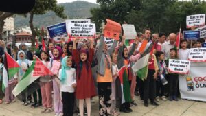 ÇOCUKLAR FİLİSTİN İÇİN YÜRÜDÜ!