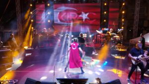 ZAFER MEYDANI’NDA KIRAÇ KONSERİ