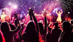En Uzun Gecede Kadınlar Arasında Yılbaşı Partisi: Gecenin En Şık Kadını Seçilecek!