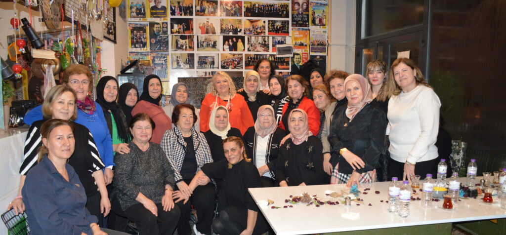 Gül Anneler keşkek gününde buluştu