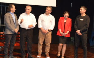 Ömer Mazi çıldırdı sahnede oyuncuya evlenme teklifi yaptı