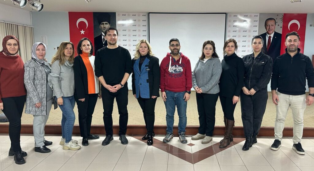 Afyonkarahisar İş Kadınları Derneği Üyelerine Sertifikalı Temel İlk Yardım Eğitimi