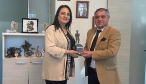 Afyonkarahisar Tabip Odası’ndan Afyon Eğitim Vakfı’na Anlamlı Bağış