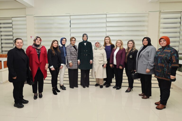 Vali Kübra Güran Yiğitbaşı İftar Programında Muhtarlarla Buluştu